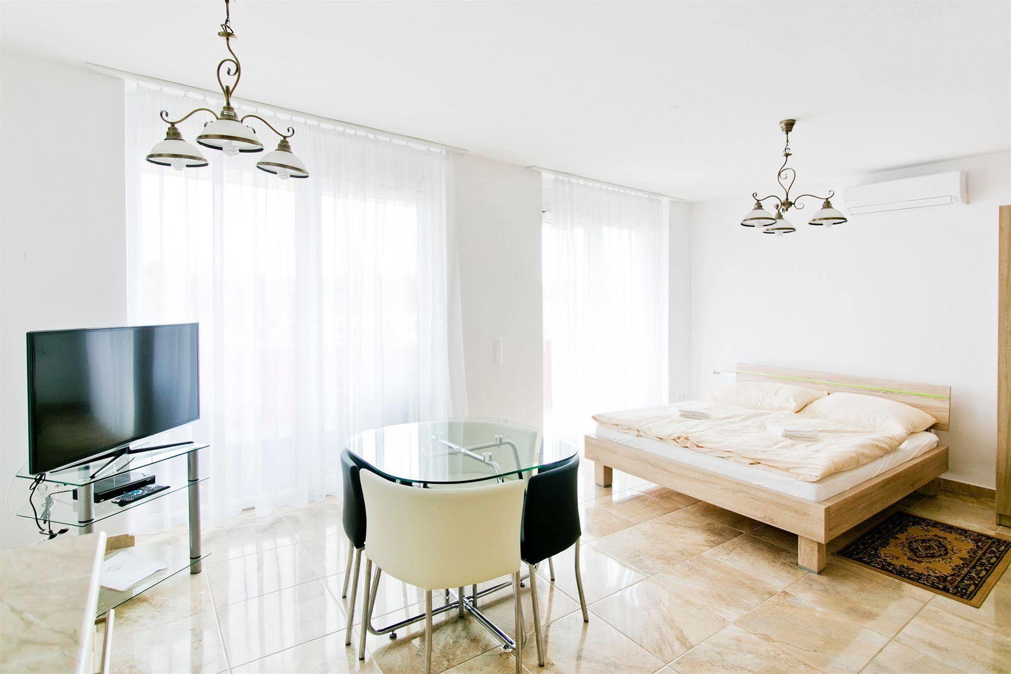 Luxury Aparthotel 4*